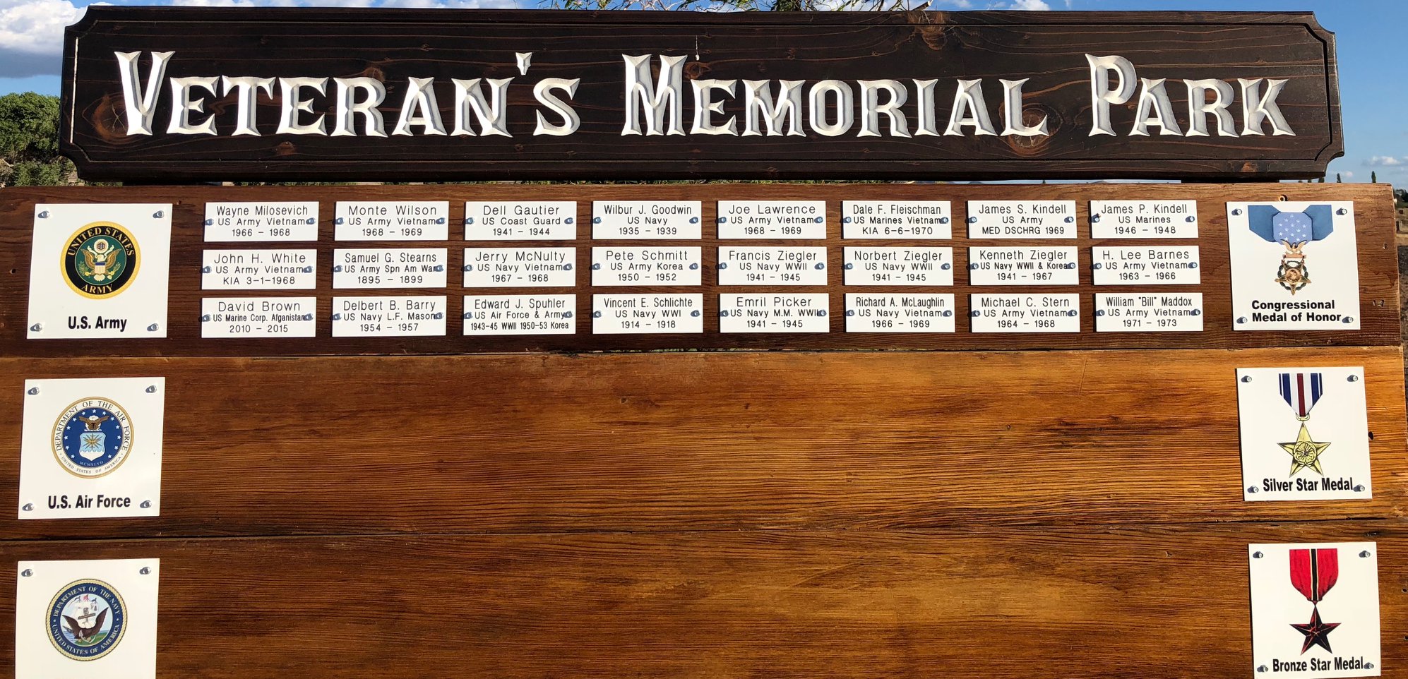 605  veterans memorial wood sign